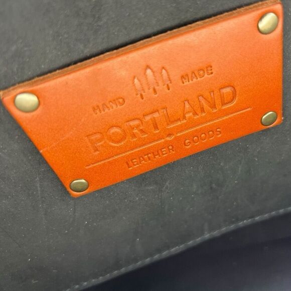 Portland Leather Medium Zip Black with Tan Handles - Picture 7 of 9